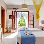 Skaros House *